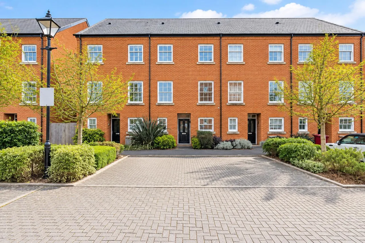 3 bed house for sale, Penny Acre, Chichester, PO19