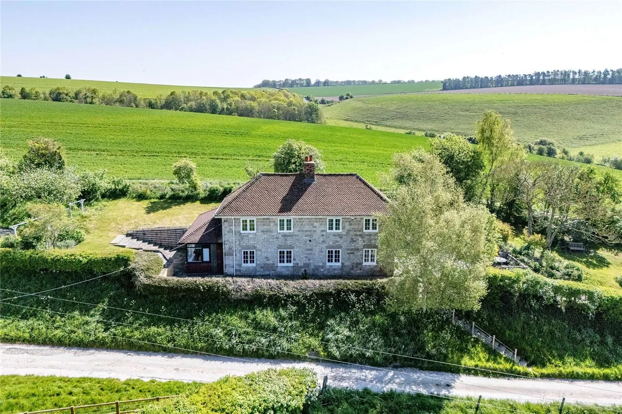 3 bed house for sale — Chitterne Anstey, Warminster, Wiltshire, BA12 0JA