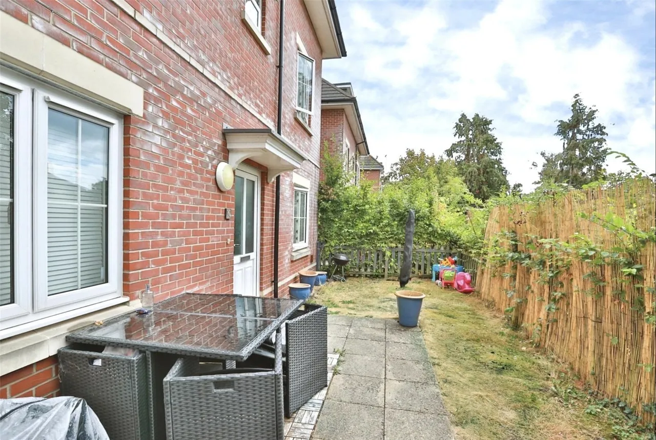 2 bed flat for sale, Lowther Road, Charminster, BH8