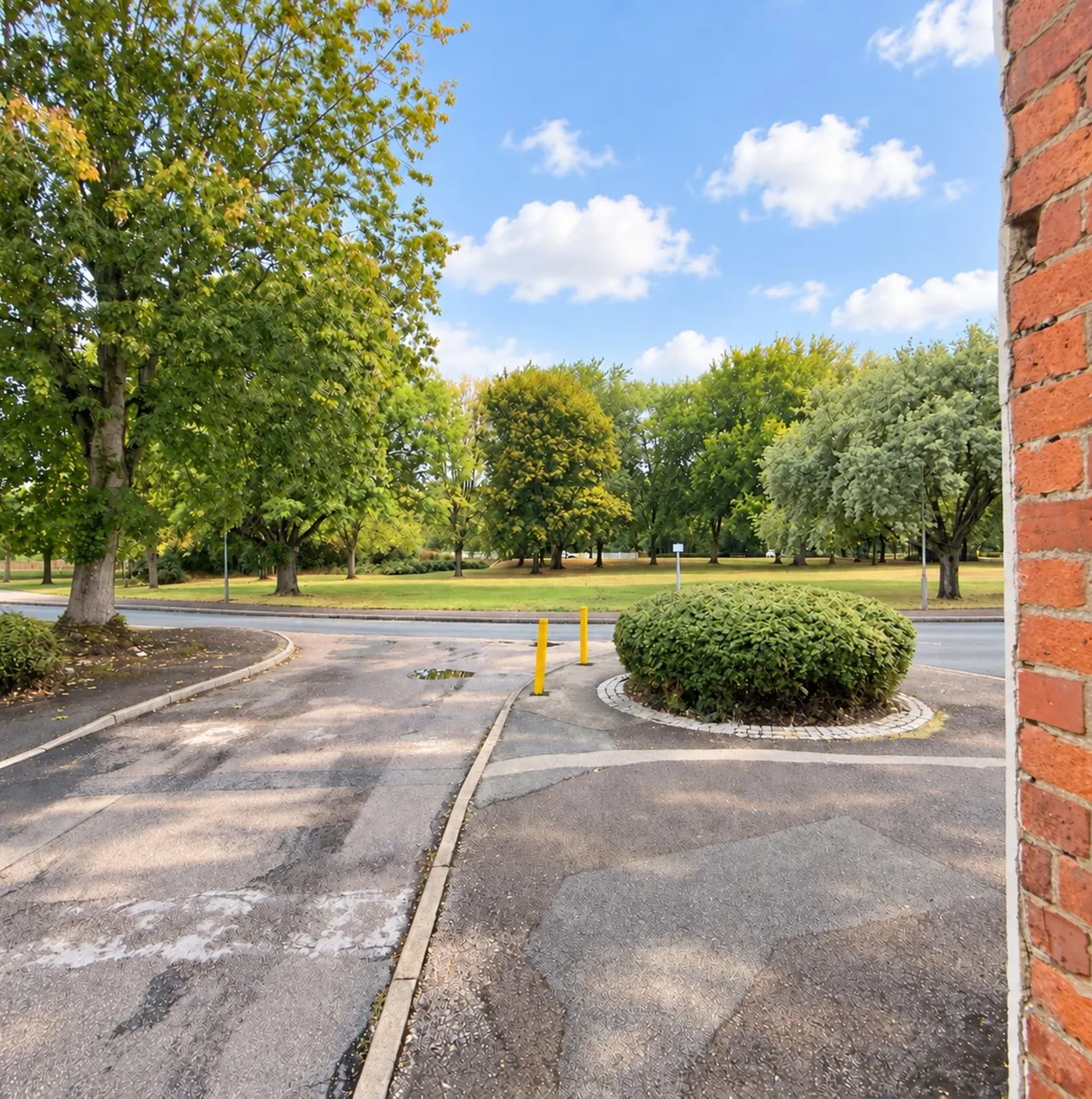 Newport Road, New Bradwell, MK13, photo 15
