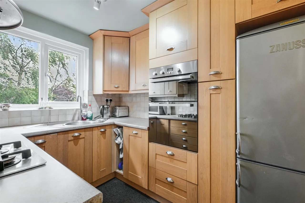 Ullswater Crescent, Bramcote, NG9, photo 3