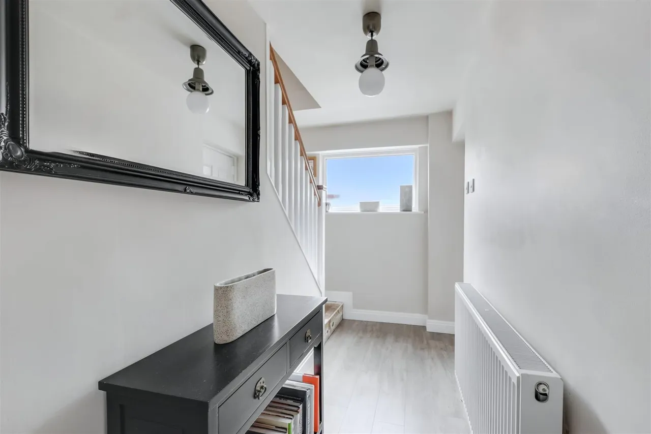 Ullswater Crescent, Bramcote, NG9, photo 5