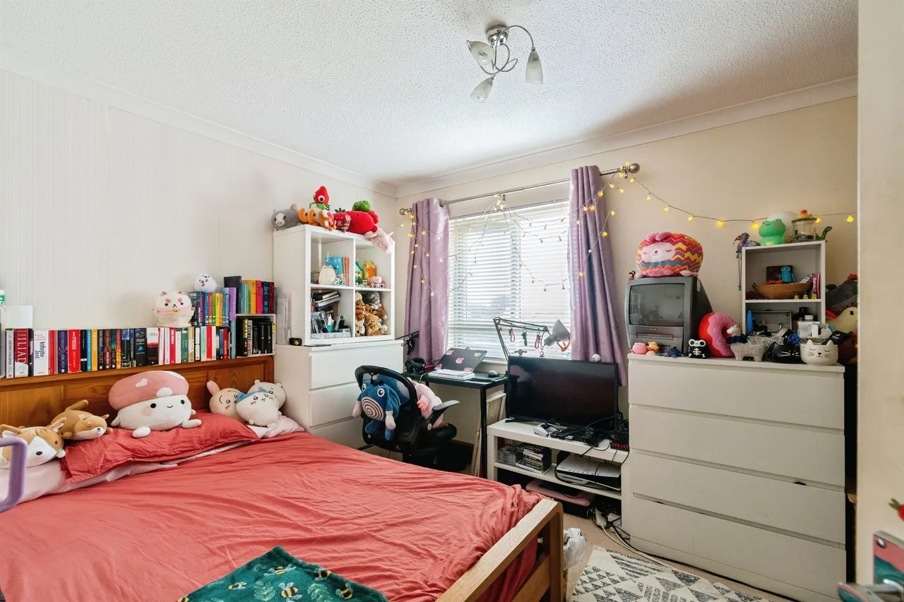 Hewlett Close, Chippenham, photo 9