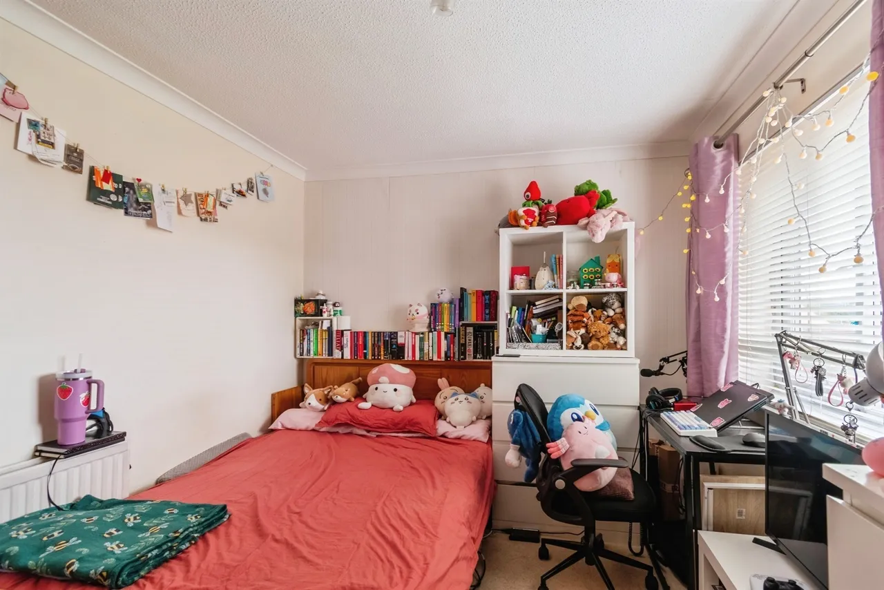 Hewlett Close, Chippenham, photo 10