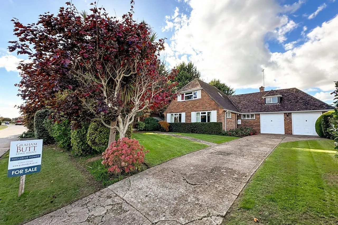 2 bed house for sale, Rustington, BN16