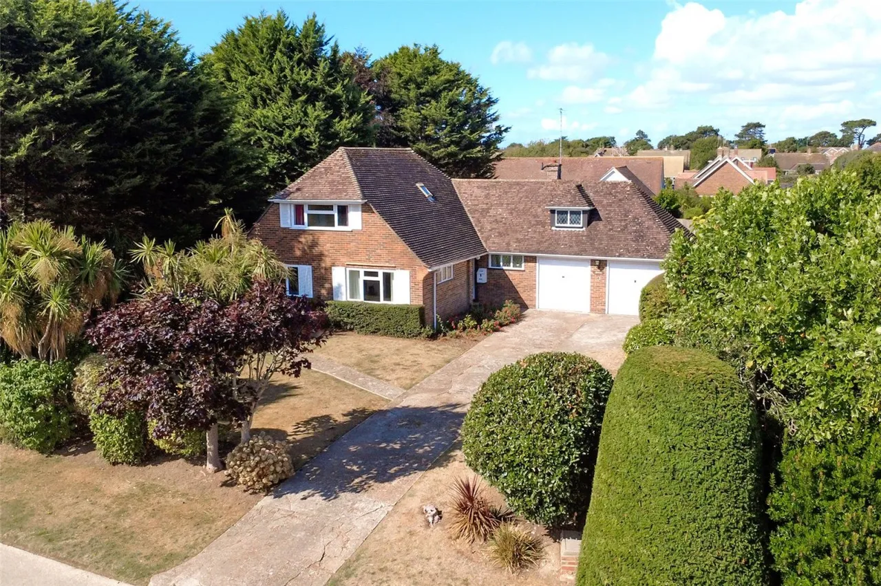 Rustington, BN16, photo 18