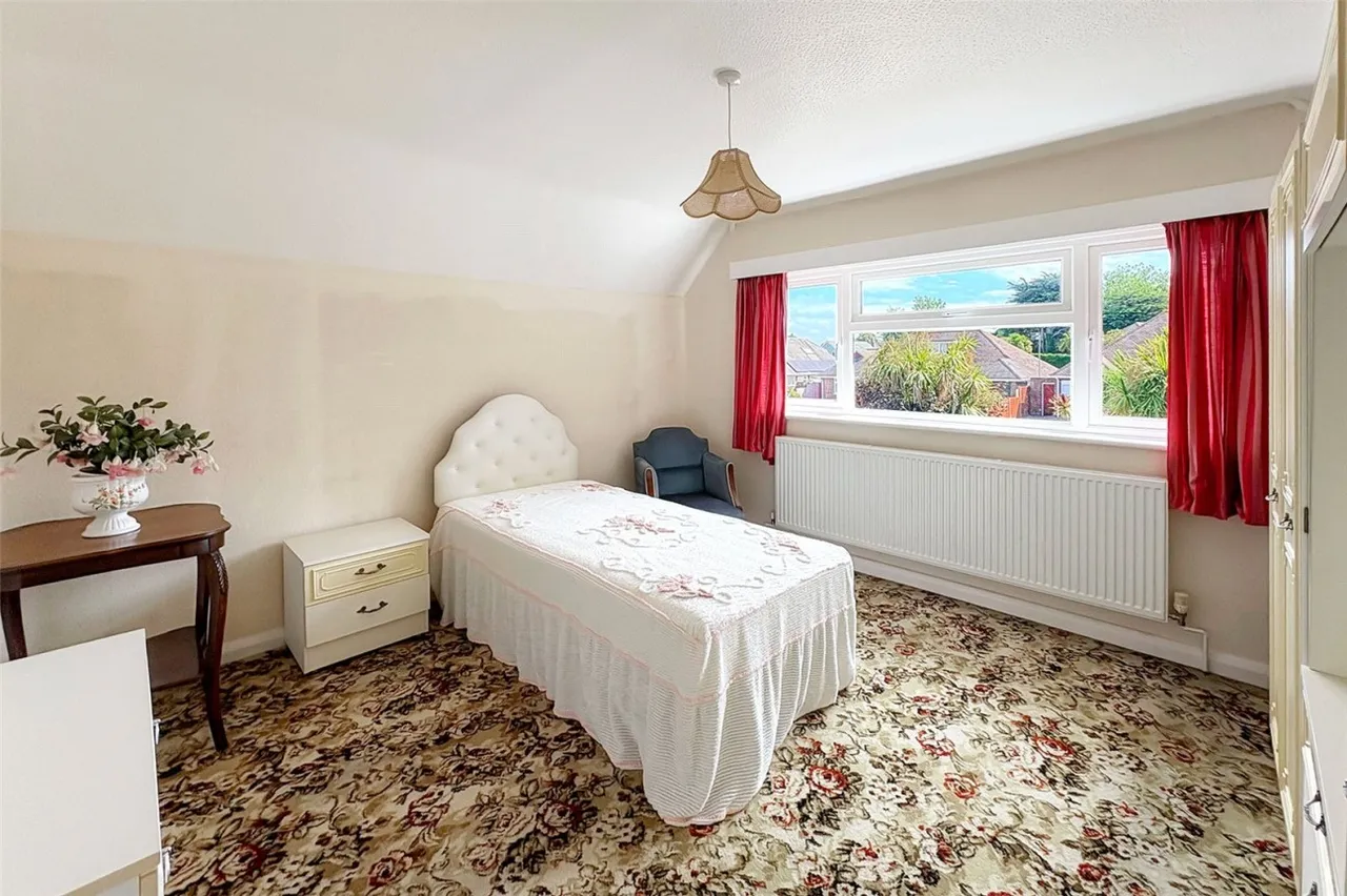 Rustington, BN16, photo 11