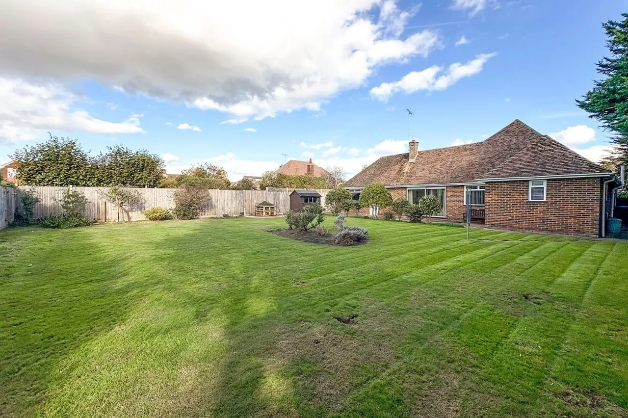 Rustington, BN16, photo 9