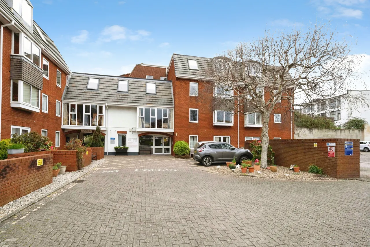 Bartholomew Street West, Exeter, photo 3