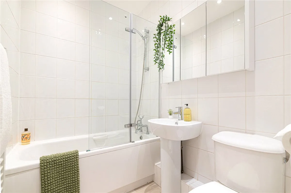 Lynn Road, London, SW12, photo 13