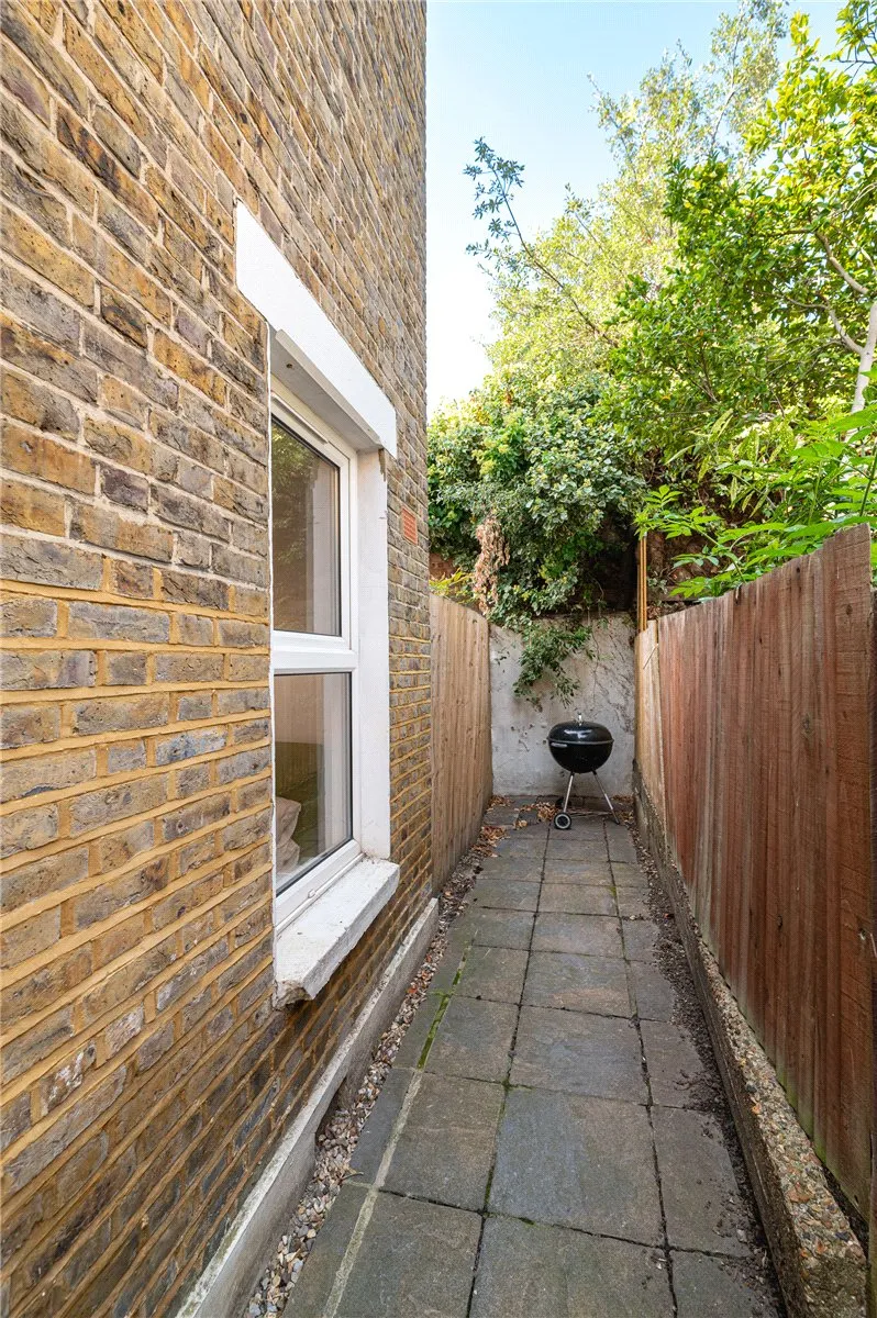 Lynn Road, London, SW12, photo 14