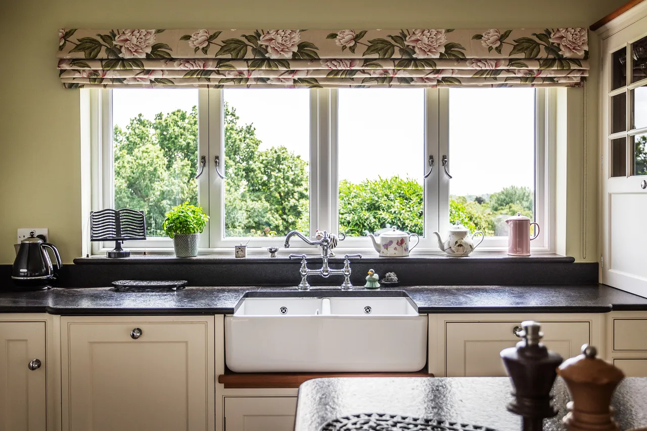 Hall Place, Cranleigh, GU6, photo 9