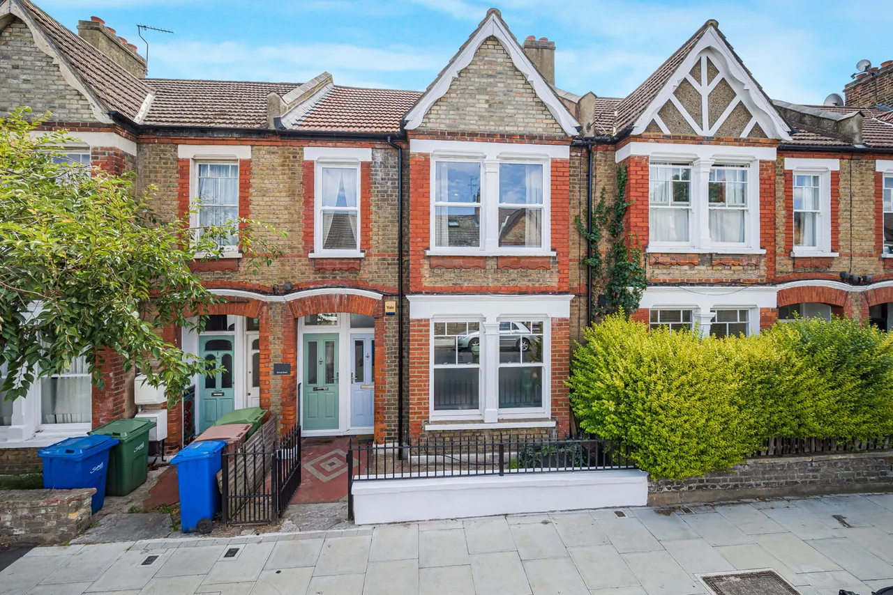 2 bed flat for sale, Surrey Road, Nunhead, SE15