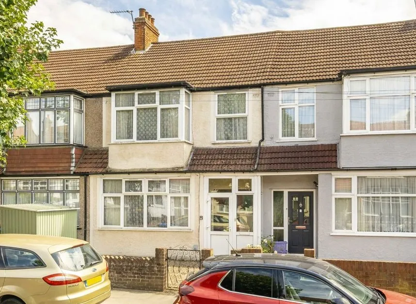 3 bed house for sale — Northborough Road, Streatham, SW16