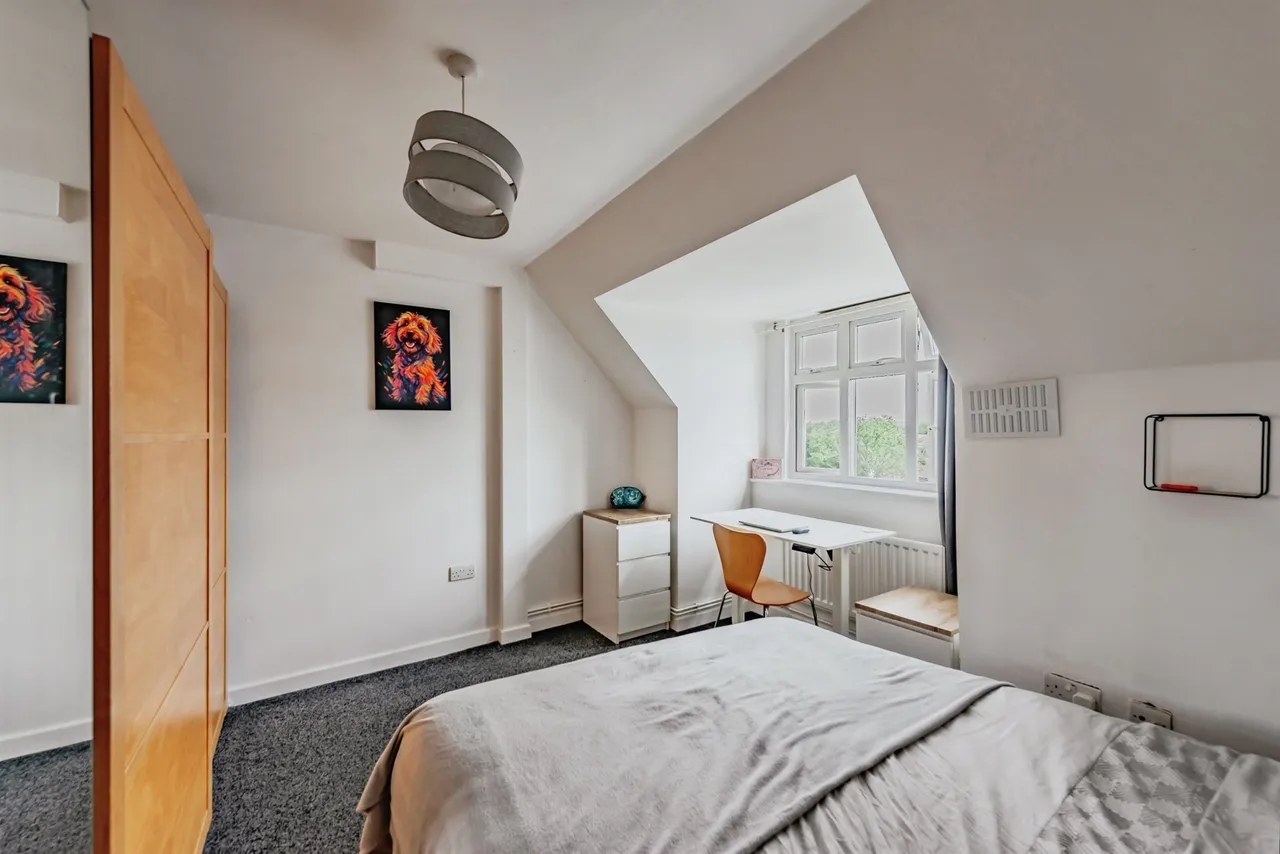 Lumley Road, Horley, photo 9