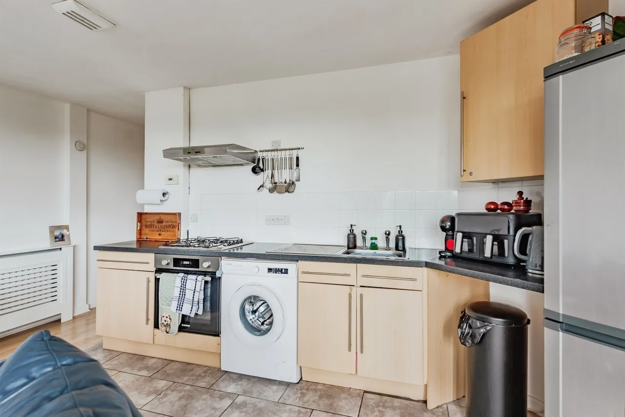 Lumley Road, Horley, photo 5