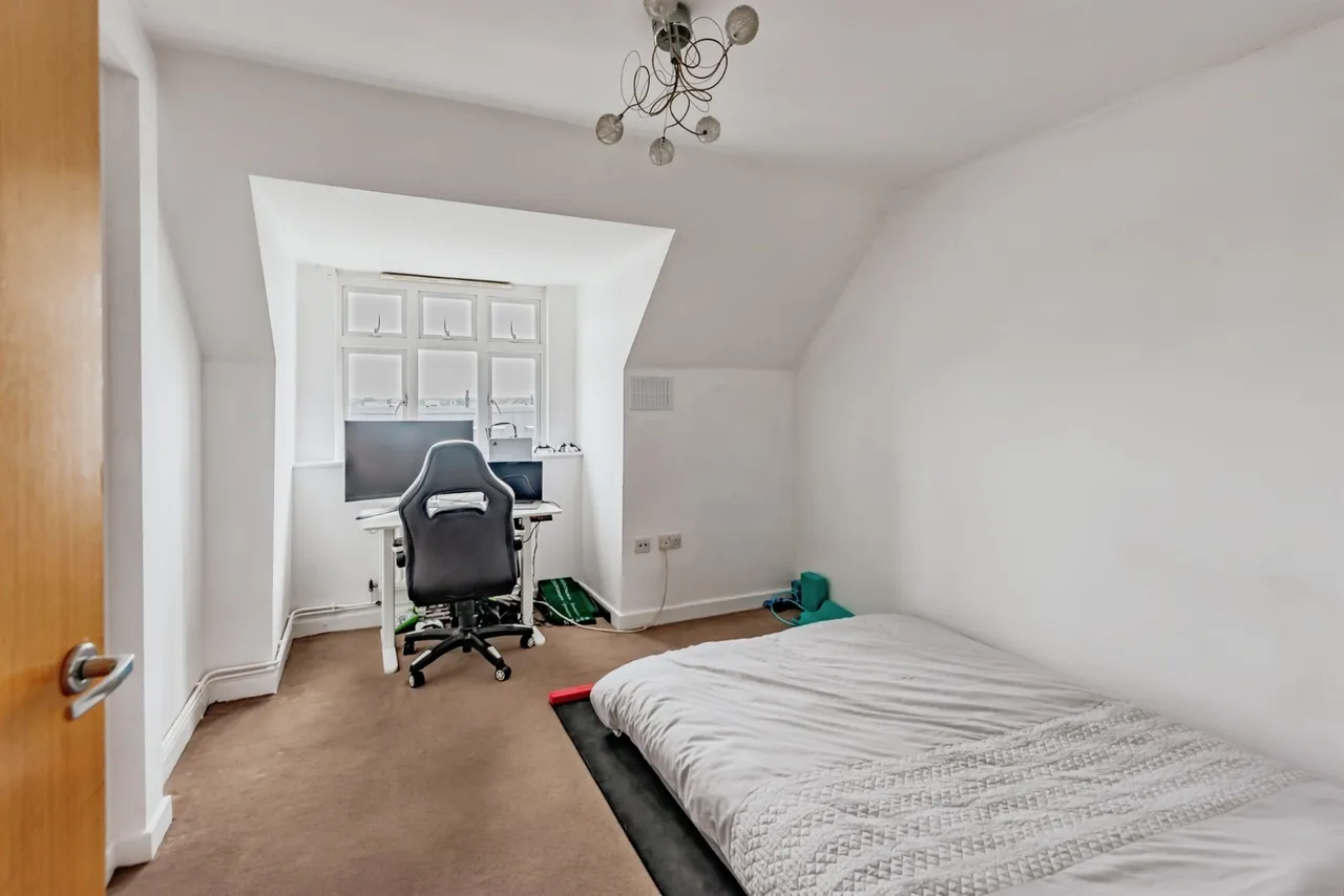 Lumley Road, Horley, photo 8