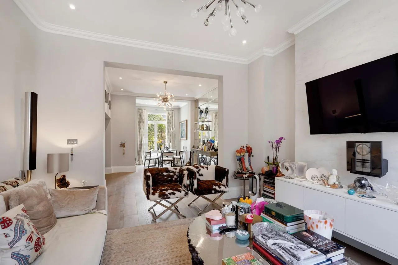 3 bed flat for sale — Oakley Street, London, SW3 5HB