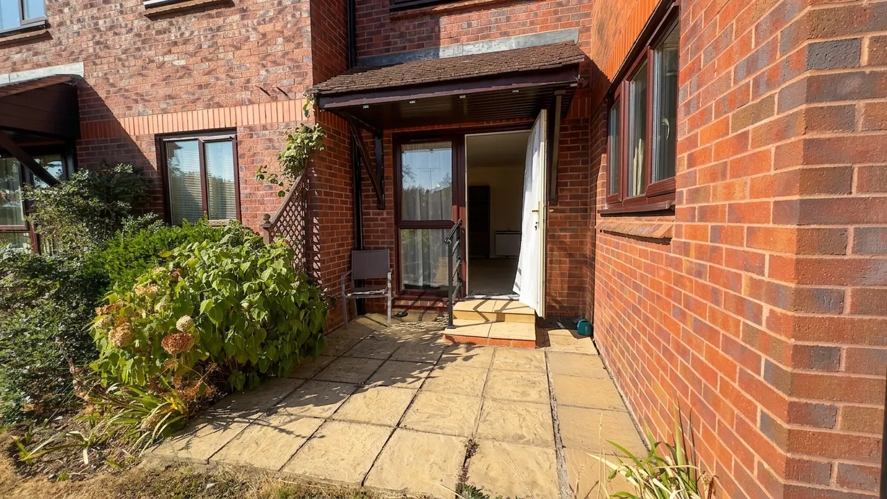 Pond Court The Ridgeway, Codicote, SG4, photo 12