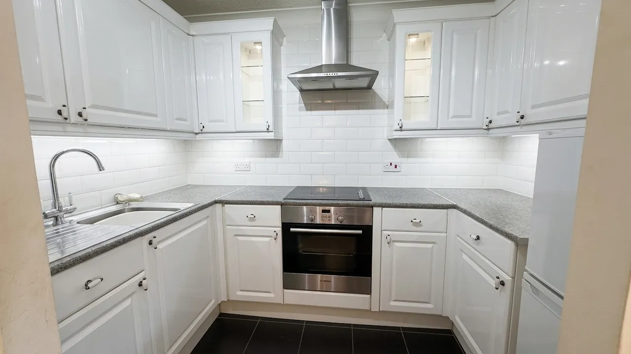 Pond Court The Ridgeway, Codicote, SG4, photo 5
