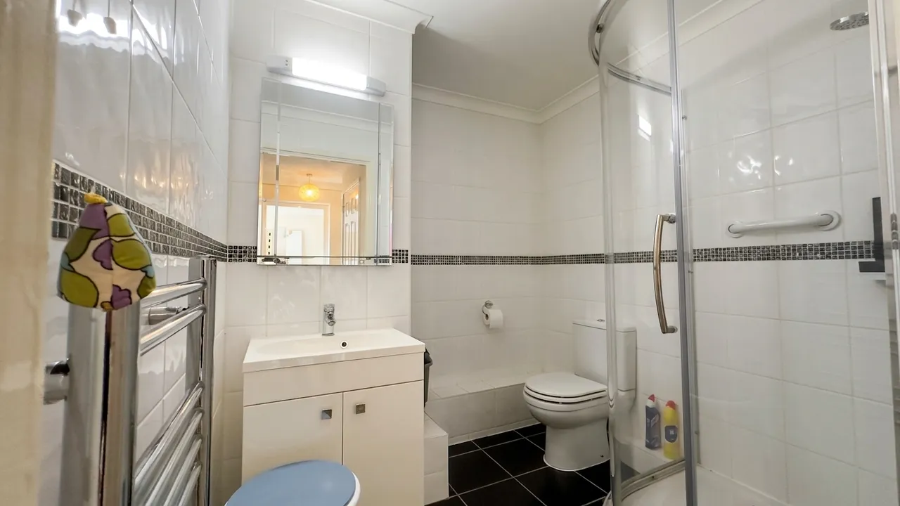 Pond Court The Ridgeway, Codicote, SG4, photo 8