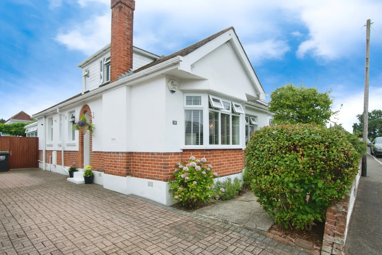 4 bed house for sale, Heather Road, Bournemouth, BH10
