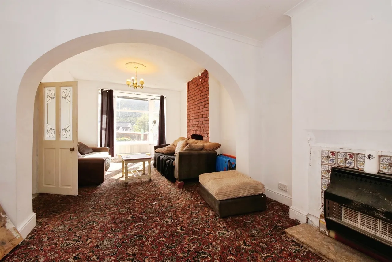 4 bed house for sale, Gladstone Street, Abertillery, NP13