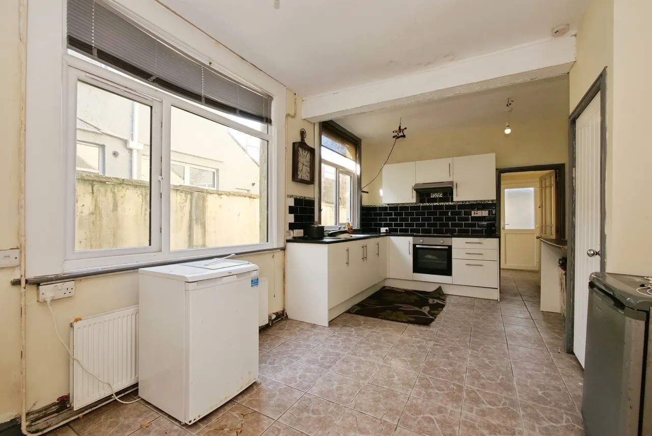 Gladstone Street, Abertillery, NP13, photo 9