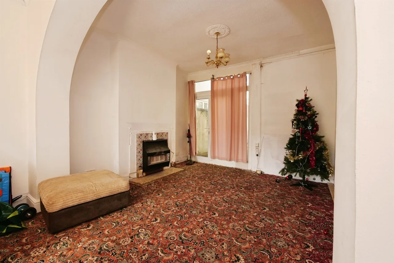 Gladstone Street, Abertillery, NP13, photo 11