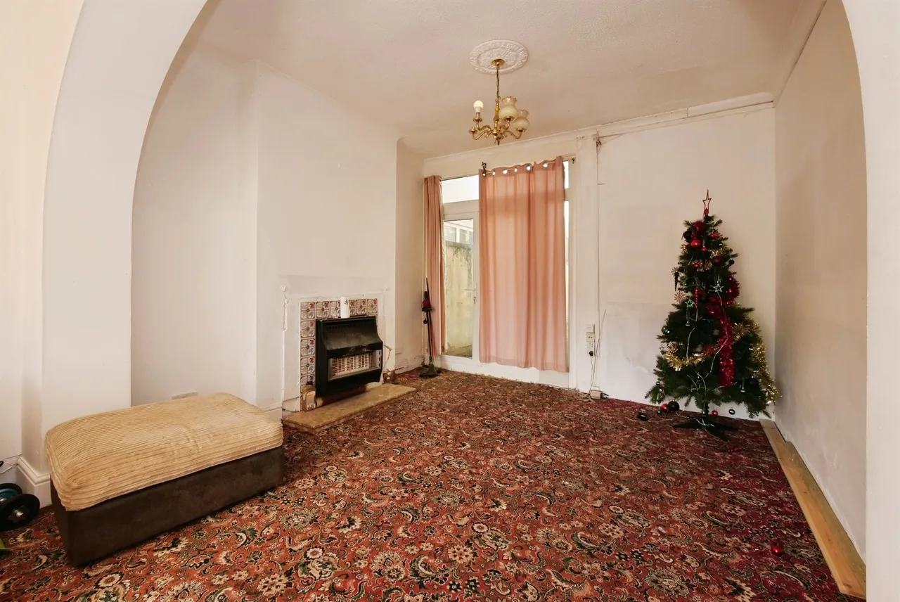Gladstone Street, Abertillery, NP13, photo 14