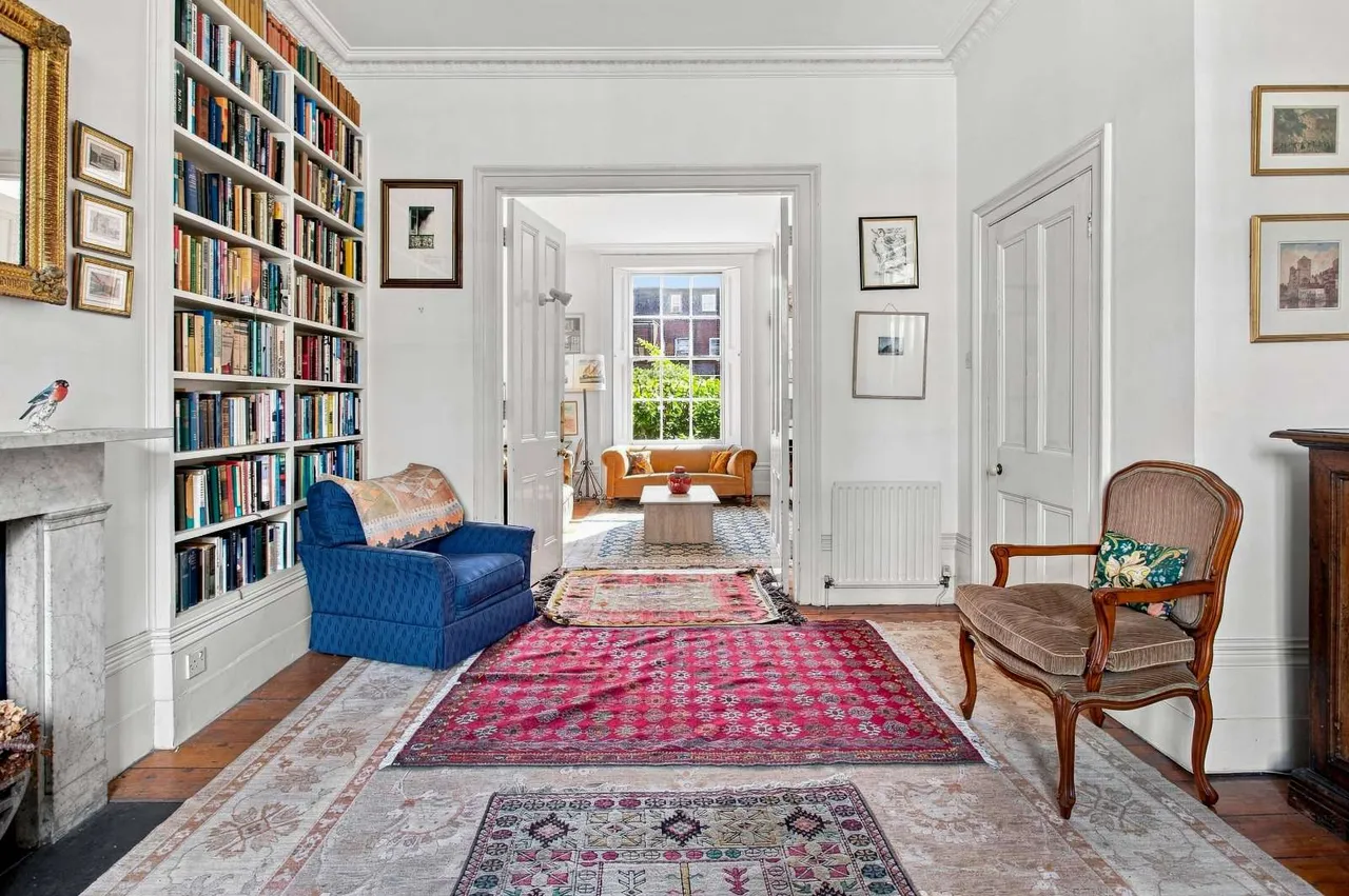 Gloucester Crescent, Primrose Hill, London, NW1 7DS, photo 2