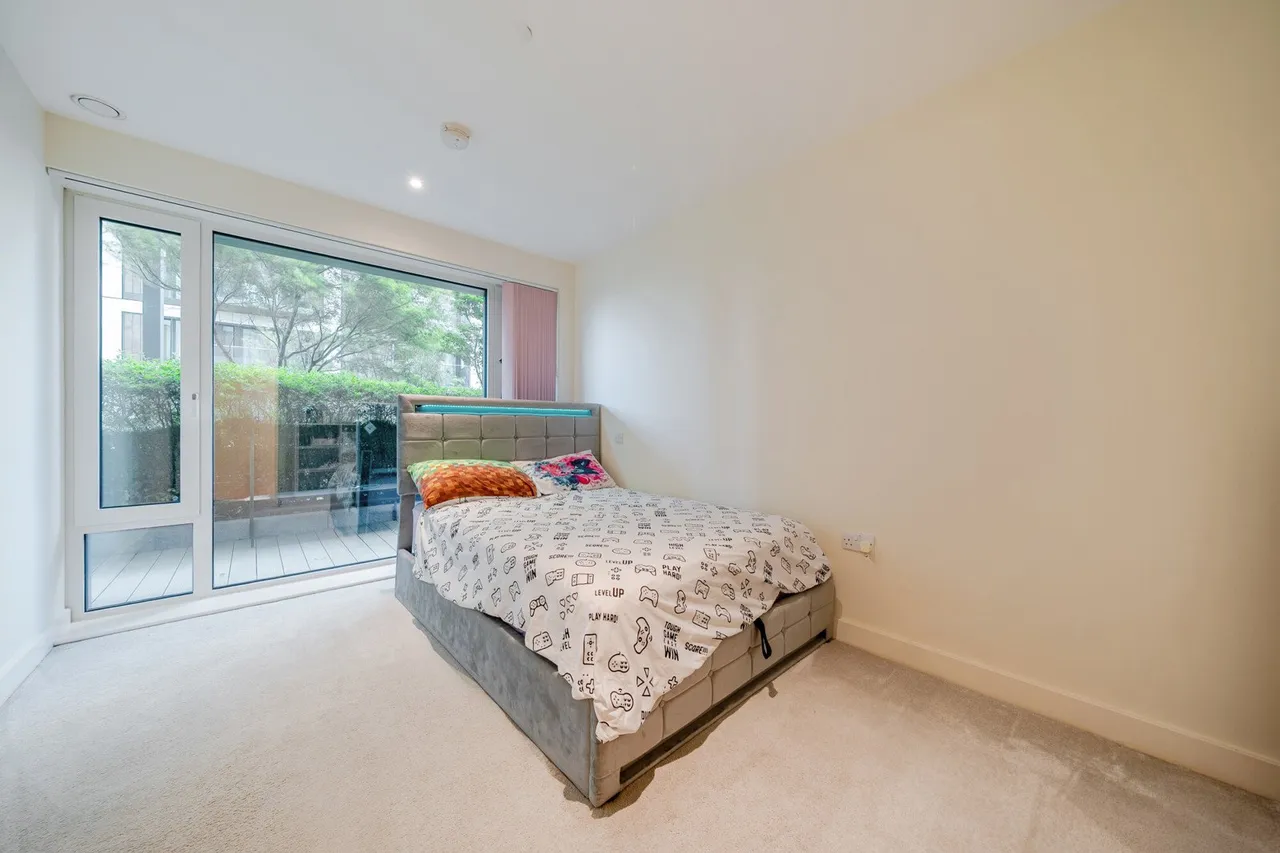 Duke of Wellington Avenue, SE18, photo 8