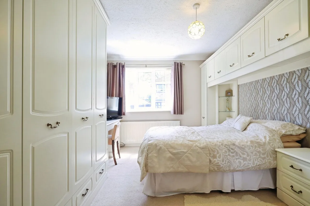 East Causeway Vale, Adel, LS16, photo 12
