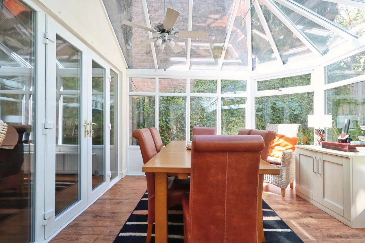 East Causeway Vale, Adel, LS16, photo 10