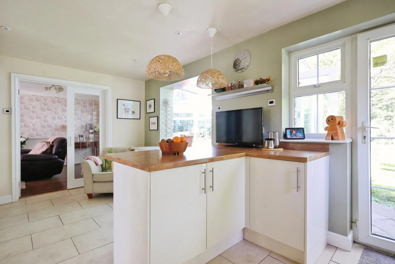 East Causeway Vale, Adel, LS16, photo 7