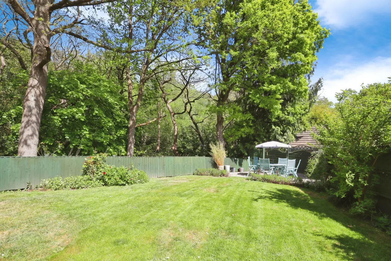 East Causeway Vale, Adel, LS16, photo 22