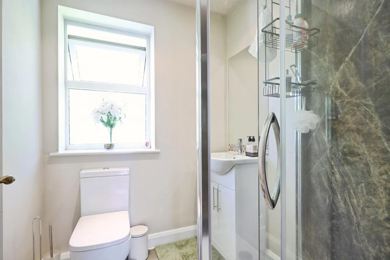 East Causeway Vale, Adel, LS16, photo 13