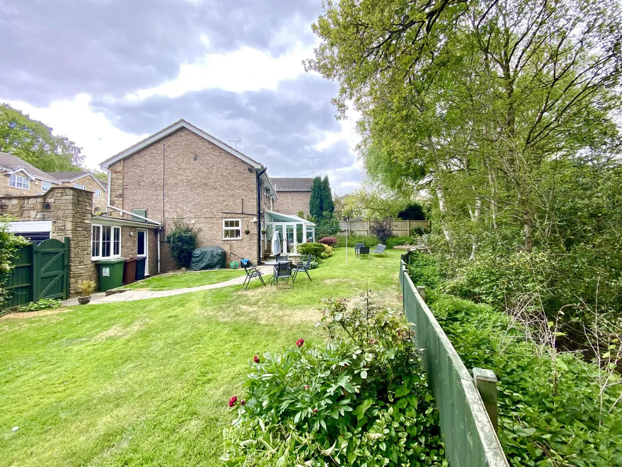 East Causeway Vale, Adel, LS16, photo 2