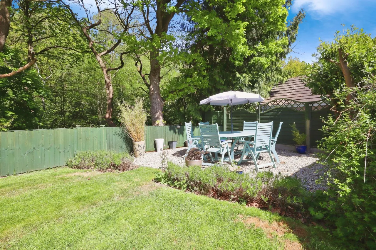 East Causeway Vale, Adel, LS16, photo 23