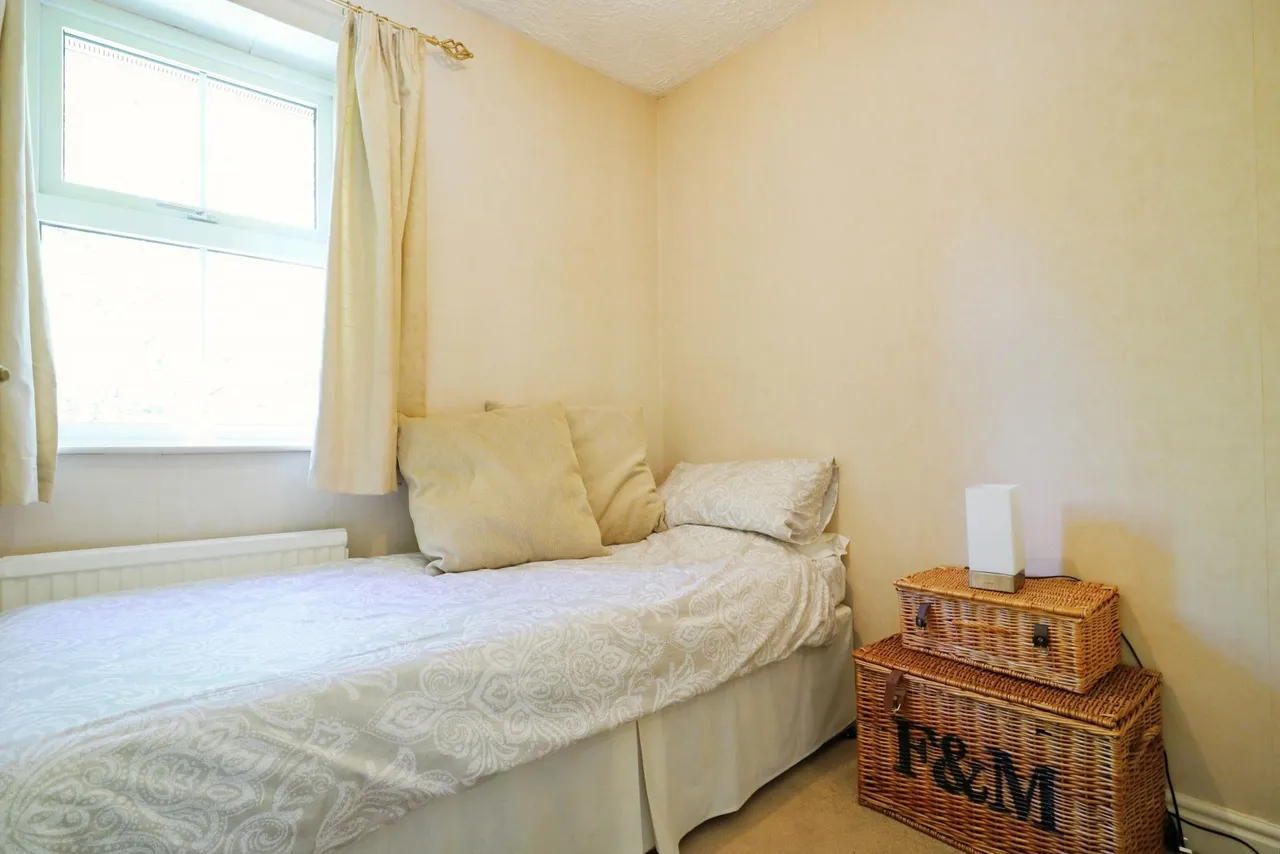 East Causeway Vale, Adel, LS16, photo 17