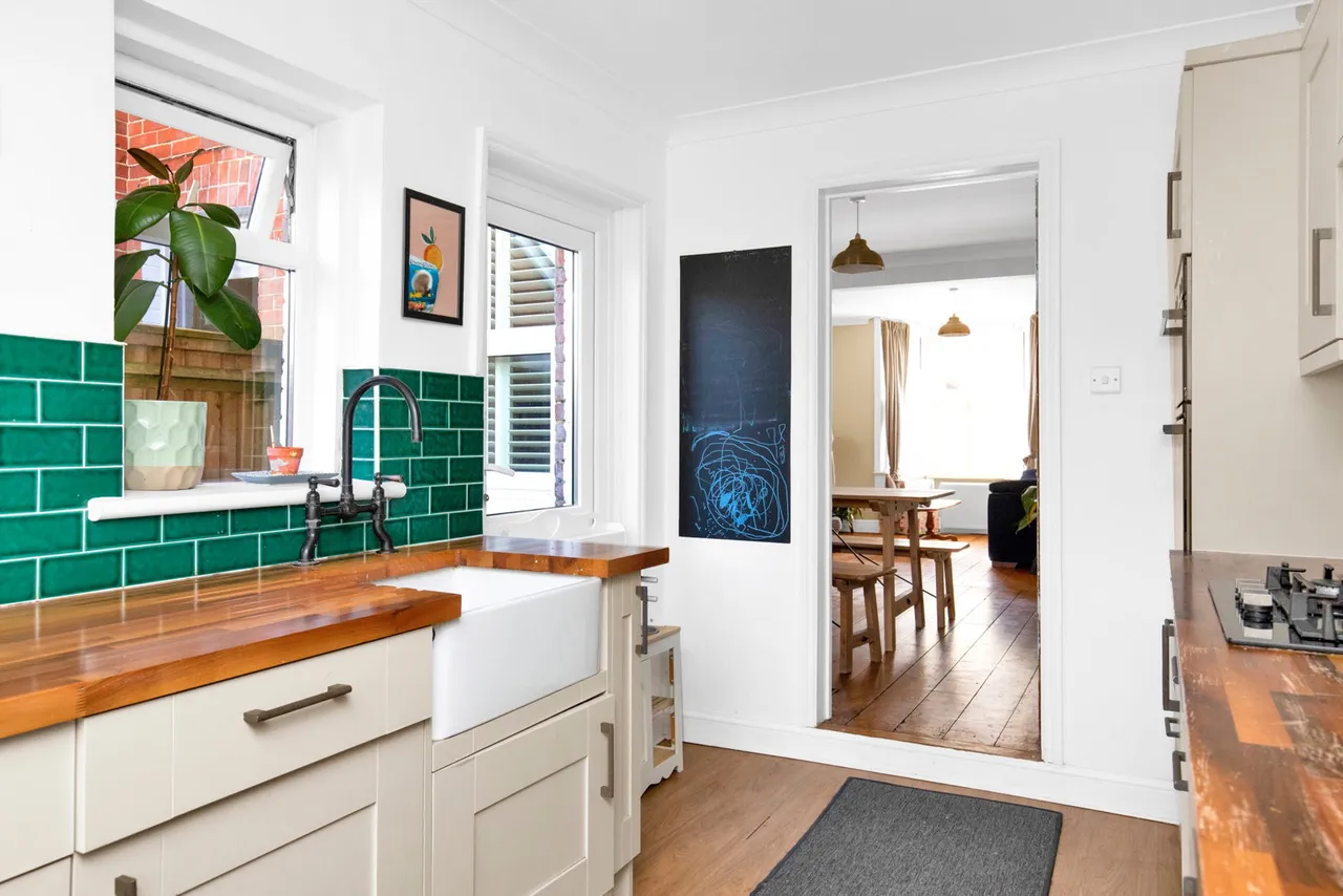 Youngs Road, Alton, GU34 2DT, photo 12