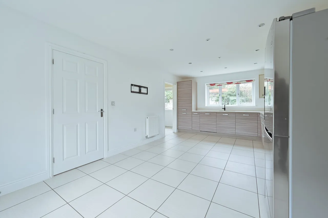 Bushey, WD23, photo 6