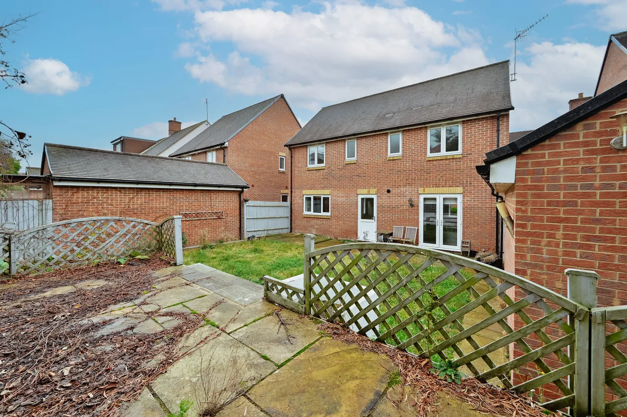 Bushey, WD23, photo 25
