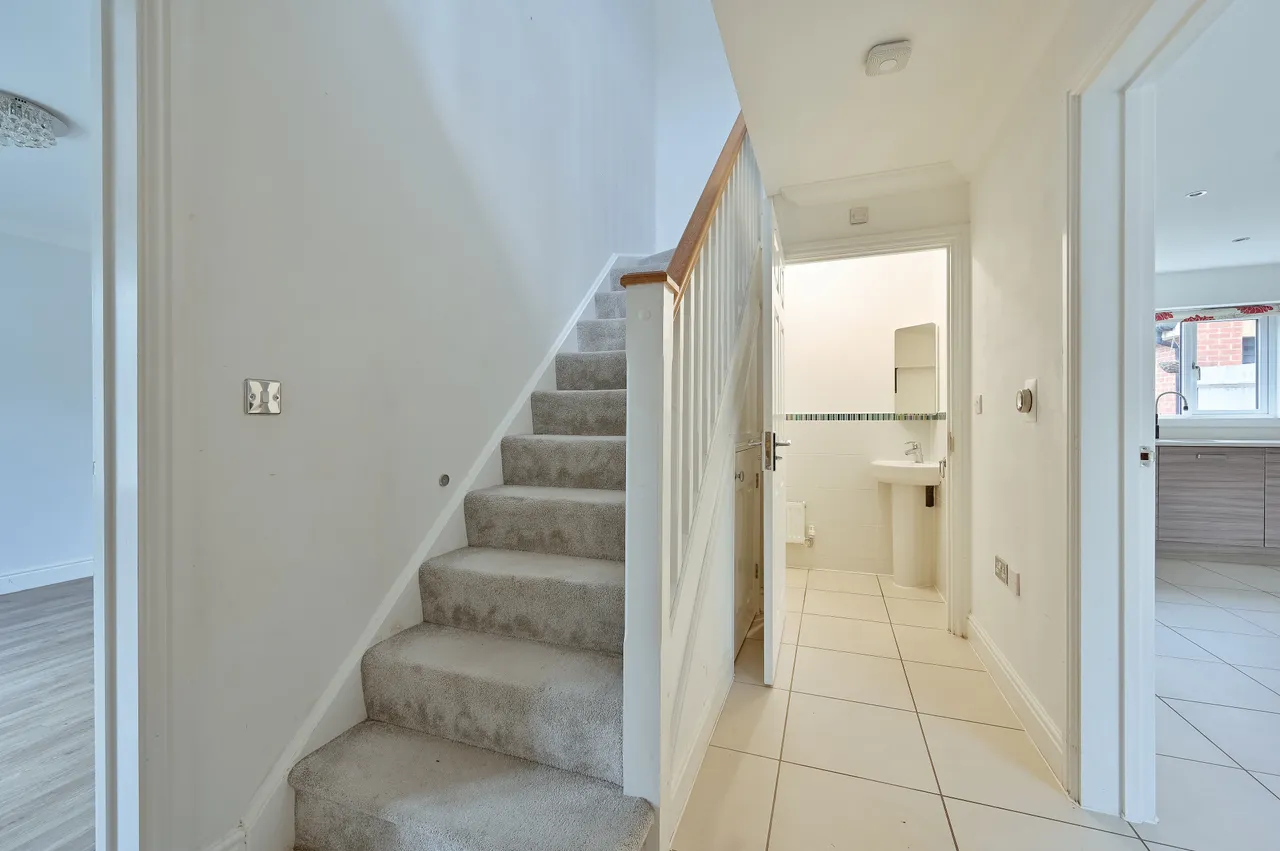 Bushey, WD23, photo 10