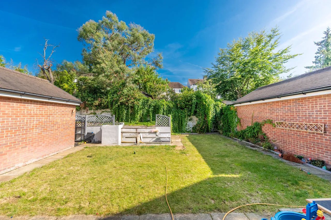 Bushey, WD23, photo 34
