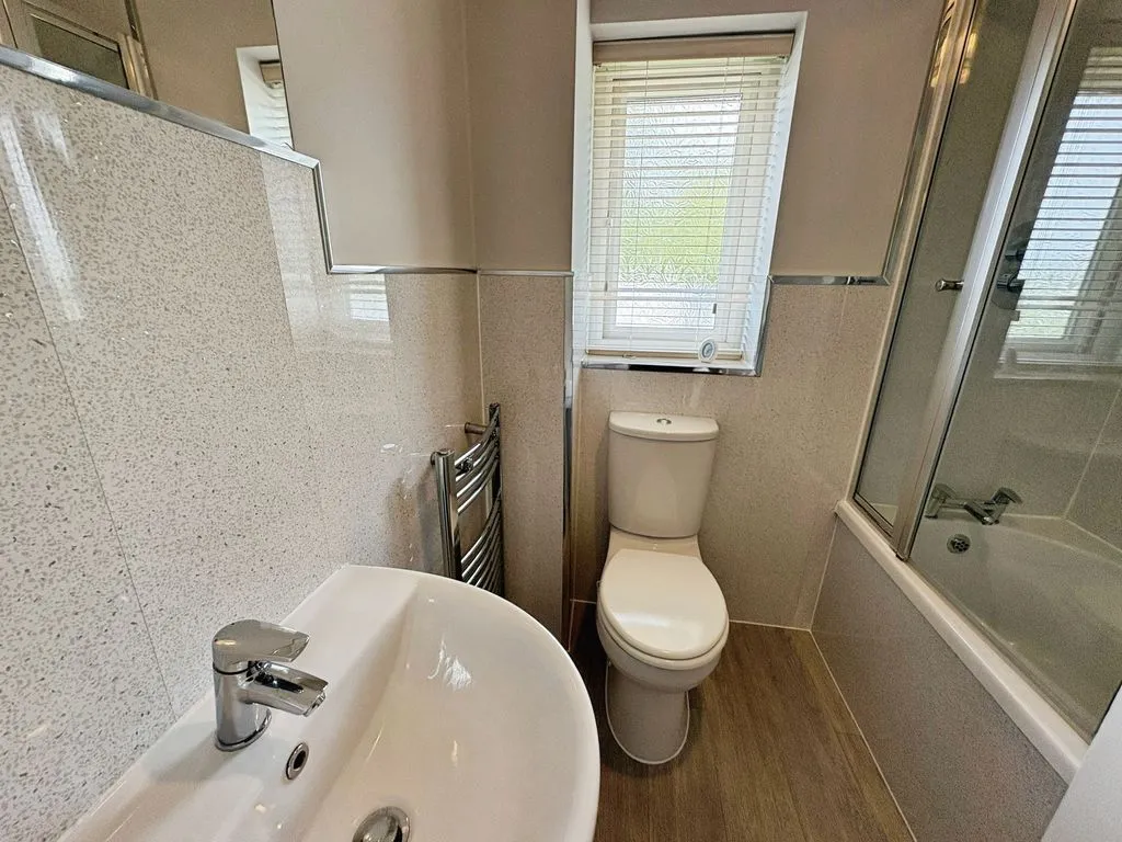 Newcastle Upon Tyne NE12 6EE, NE12, photo 11