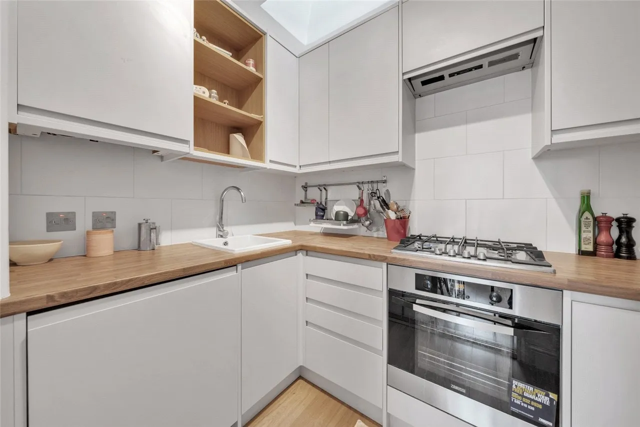 Belgrave Gardens, St John's Wood, London, NW8, photo 2