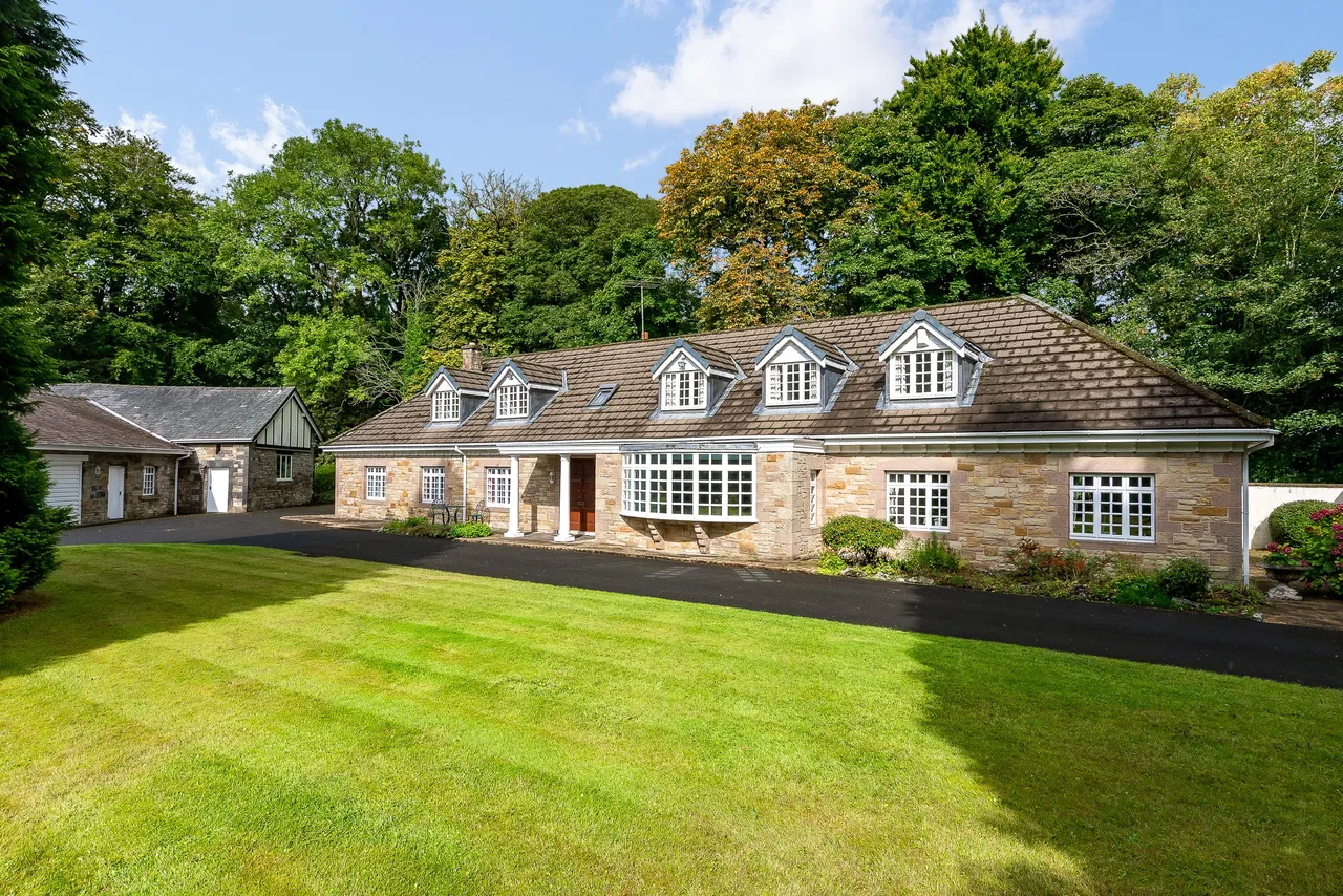 5 bed house for sale, New Road, Haigh