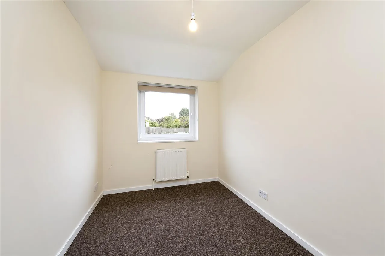 Campbell Close, TW2 5BZ, photo 9