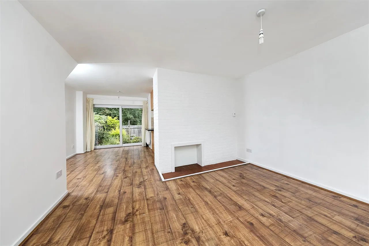 Campbell Close, TW2 5BZ, photo 3
